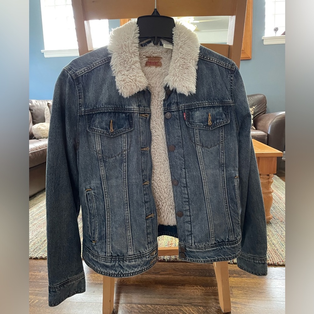 Levi’s fake fur lined denim jacket size large